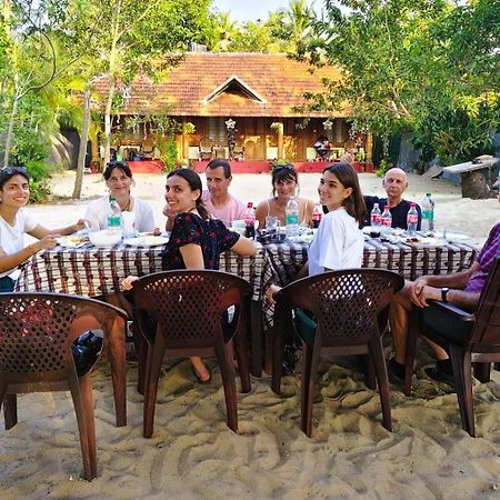 Marari Beach Paradise Марарикулам Экстерьер фото